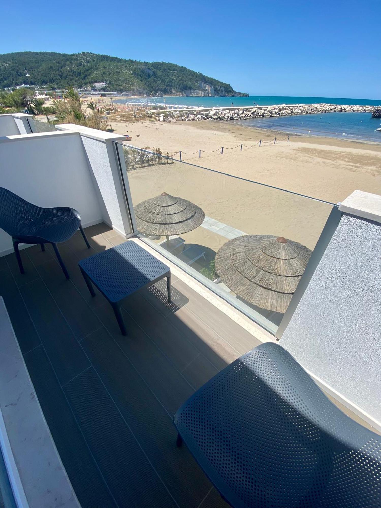 Marina Bay Beach Suites Peschici Exterior foto