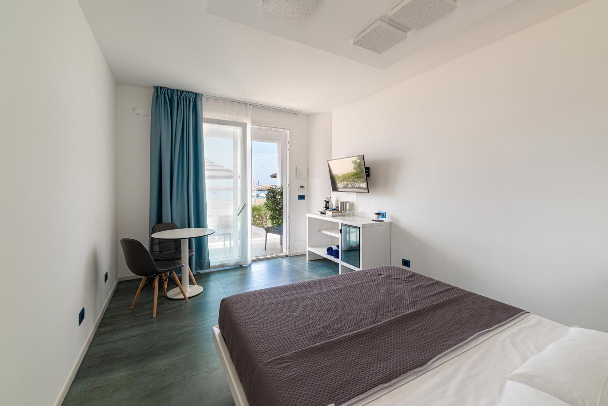 Marina Bay Beach Suites Peschici Exterior foto
