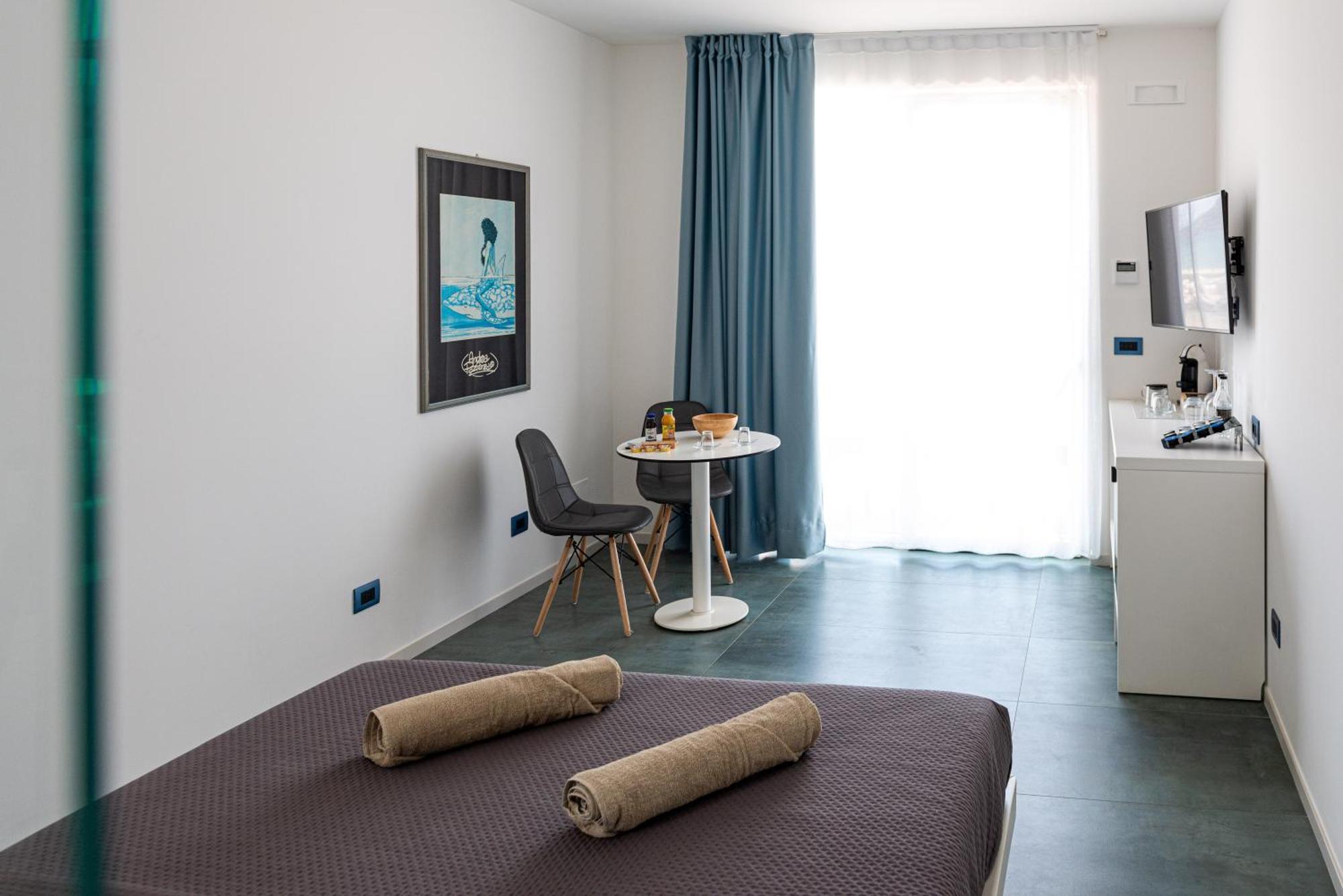 Marina Bay Beach Suites Peschici Exterior foto