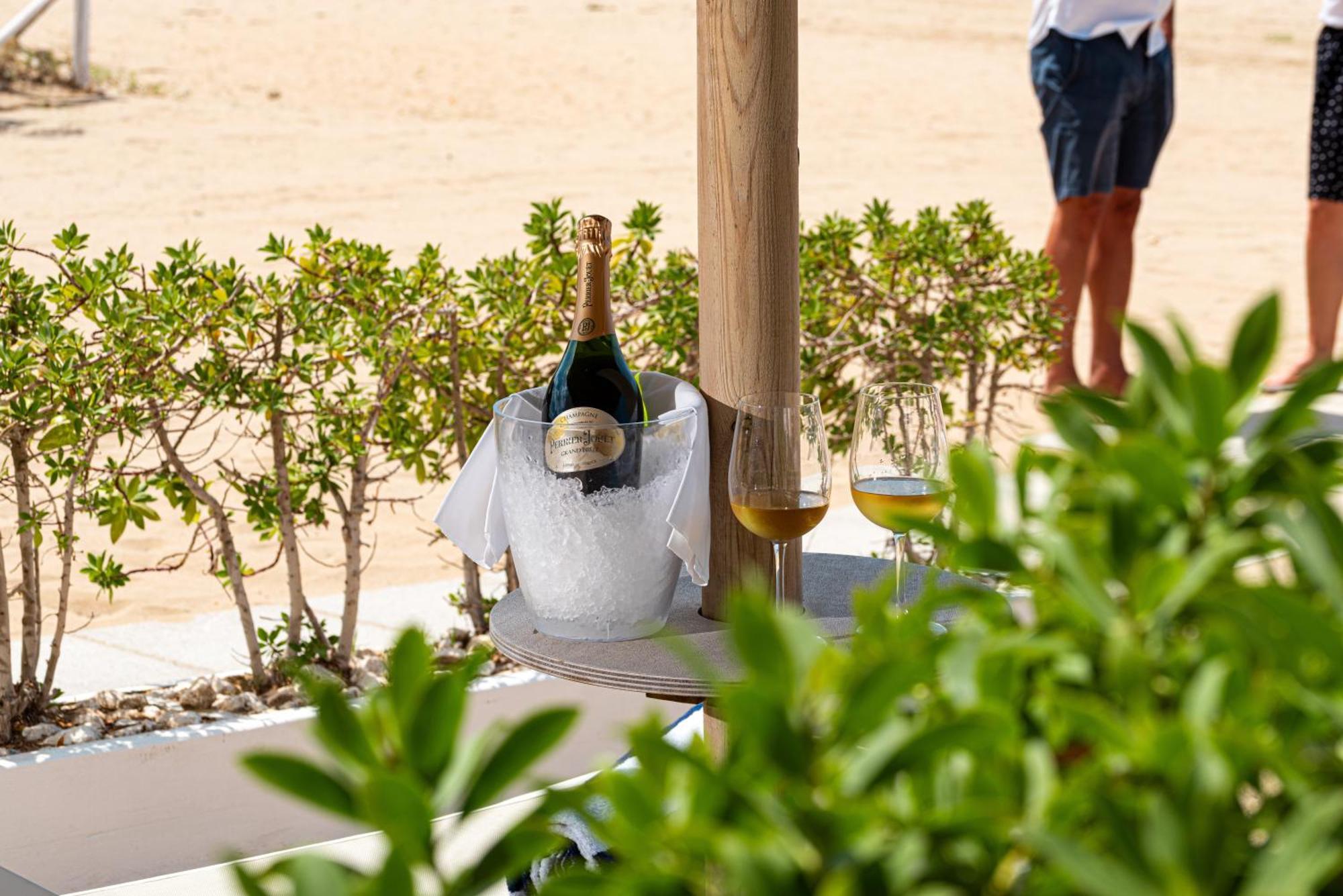 Marina Bay Beach Suites Peschici Exterior foto