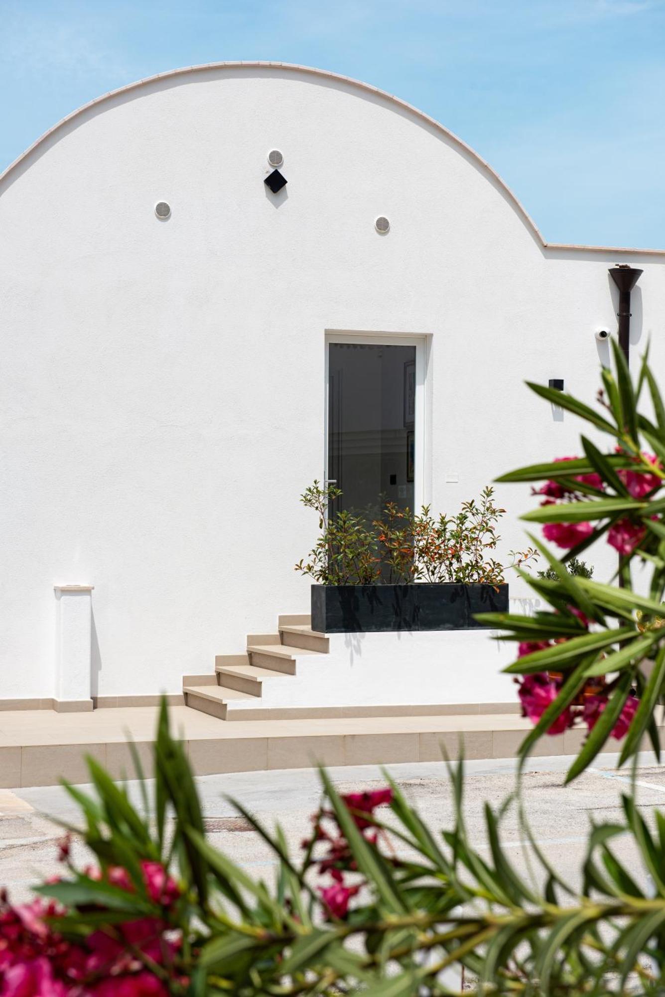 Marina Bay Beach Suites Peschici Exterior foto