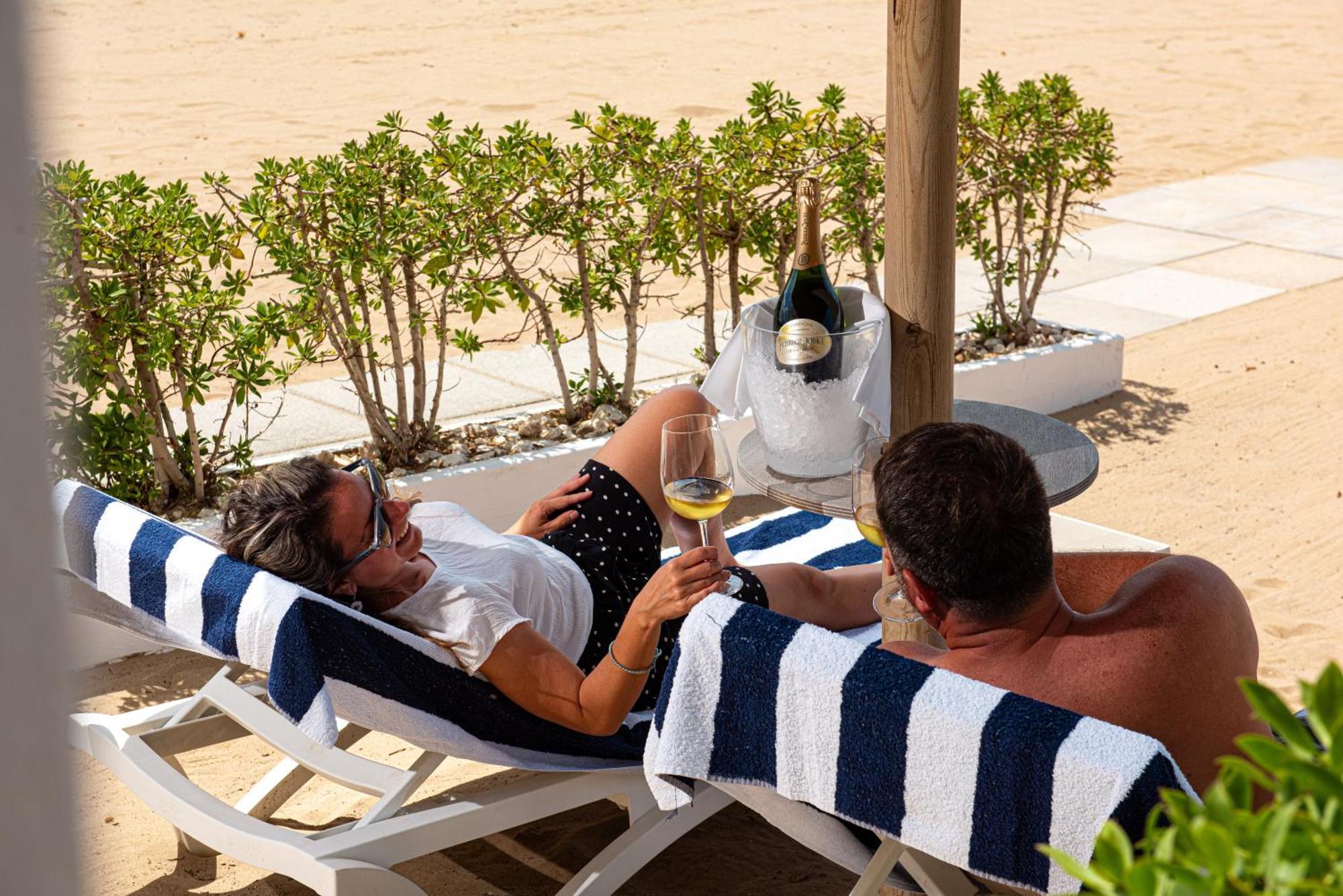 Marina Bay Beach Suites Peschici Exterior foto