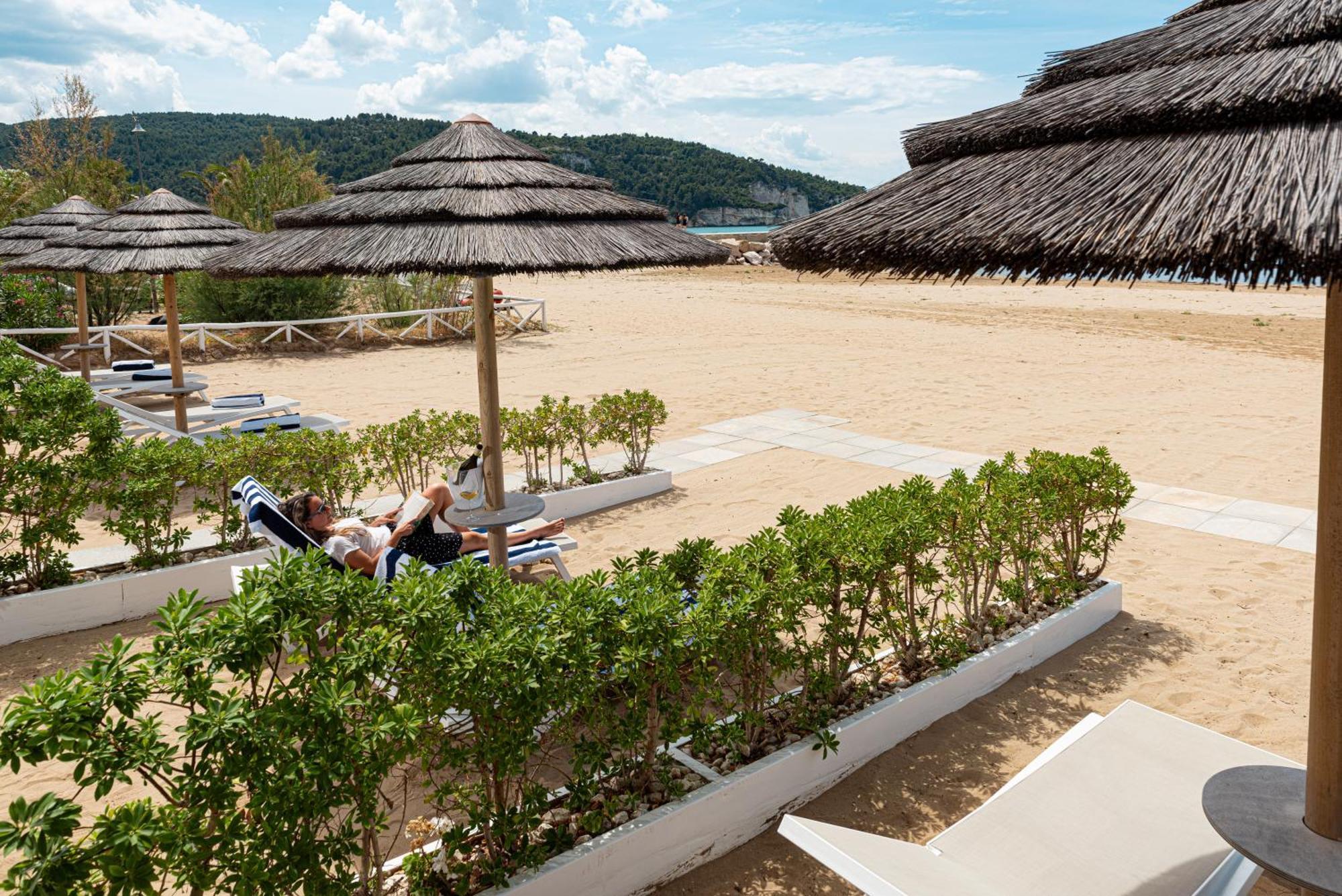 Marina Bay Beach Suites Peschici Exterior foto